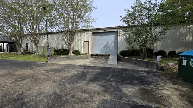 Fully Air Conditioned Flexible Use Building thumbnail 3