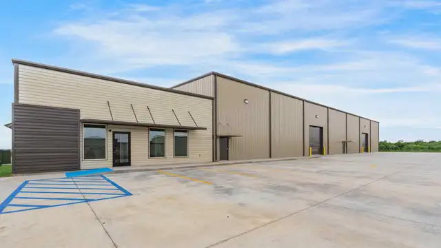 1054 Forum Dr thumbnail 2