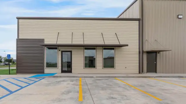 1054 Forum Dr thumbnail 3
