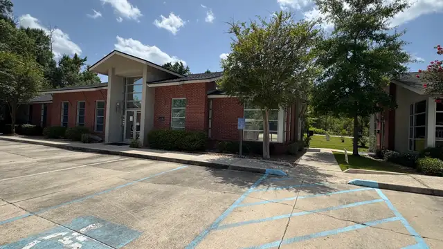 651 River Highlands Blvd thumbnail 5