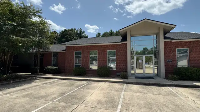 651 River Highlands Blvd thumbnail 4