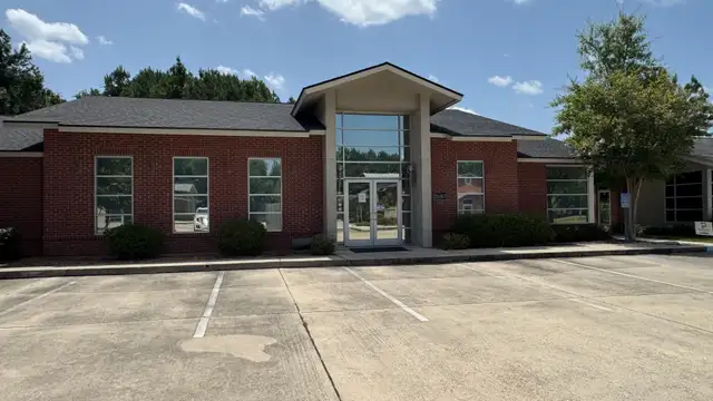 651 River Highlands Blvd thumbnail 2