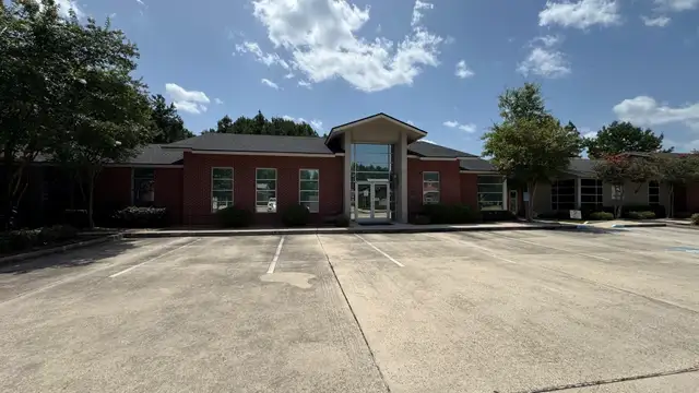 651 River Highlands Blvd thumbnail 3
