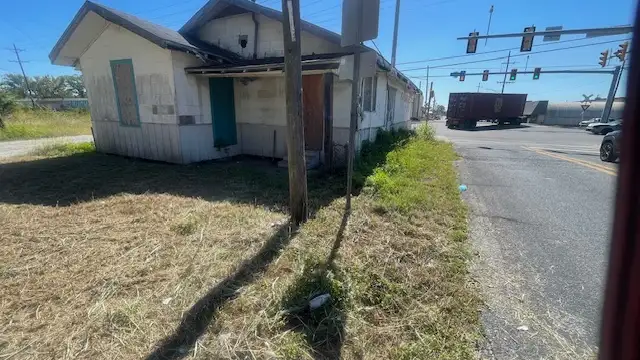1005 Choctaw Dr thumbnail 5