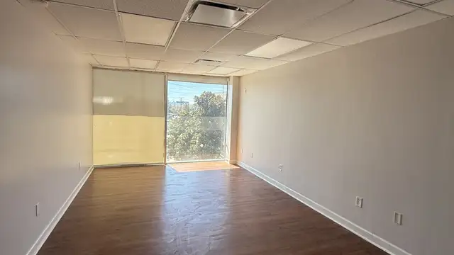 Suite 203 - Office Space in Metairie thumbnail 4