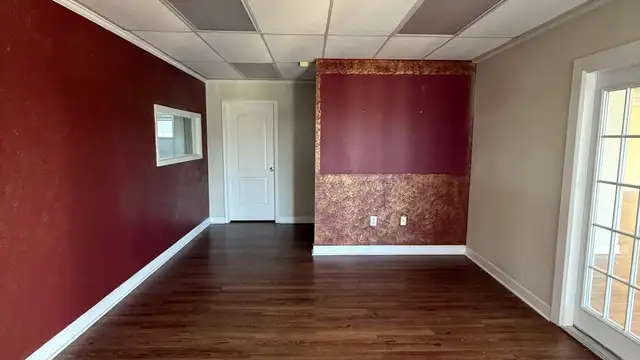 Suite 200-201 image