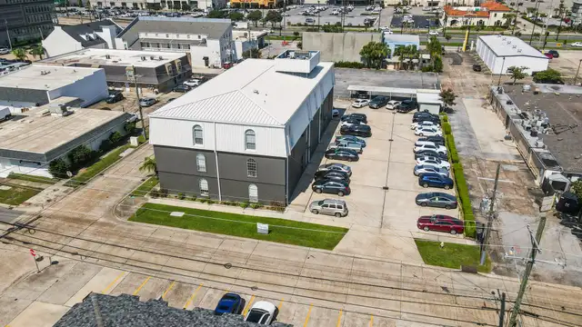 Ridgelake Plaza thumbnail 4