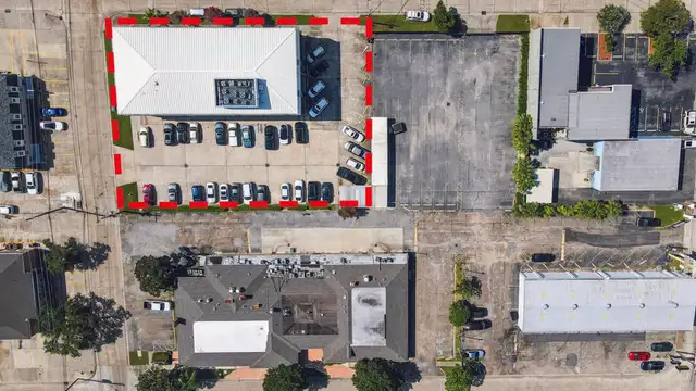 Ridgelake Plaza thumbnail 2