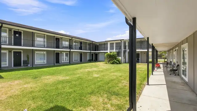 1602 Moss St thumbnail 2