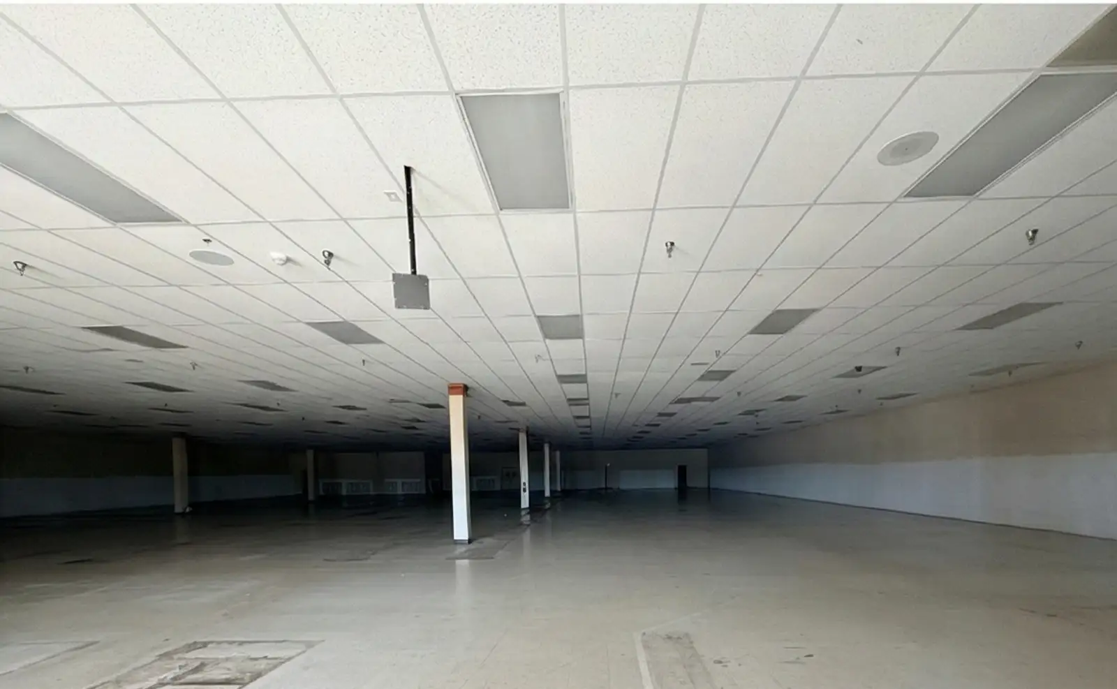 Former Ollie's - Twin City Plaza