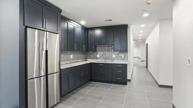 8411 Parc Place thumbnail 5