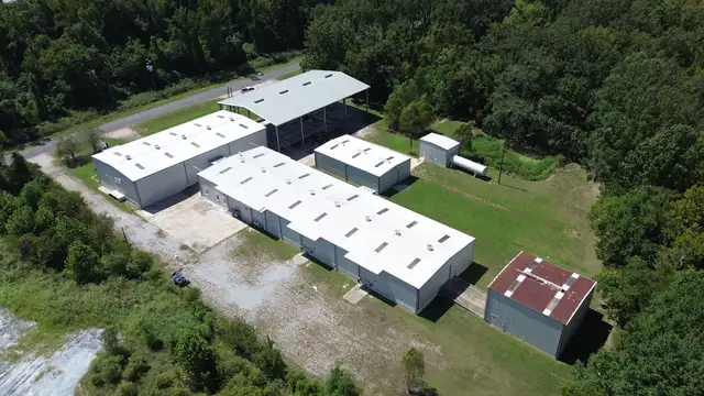 Heavy Industrial Warehouse Campus for Sale off Hwy 61 thumbnail 3