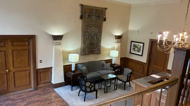Executive Office Suites with Parking thumbnail 2