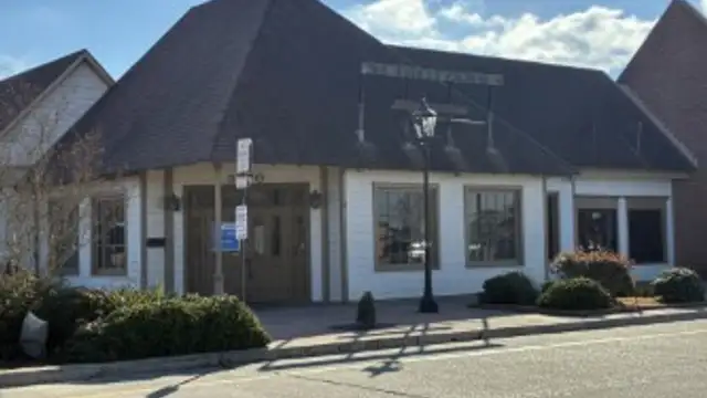 3570 (Former Restaurant) image