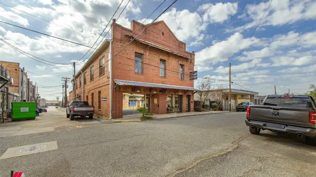 105 Pearl St thumbnail 3