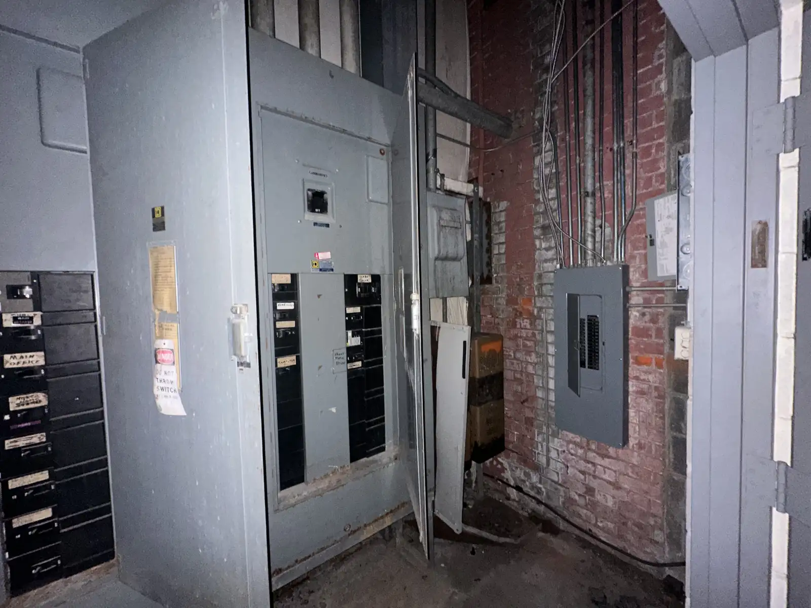 200 Lameuse St image 14
