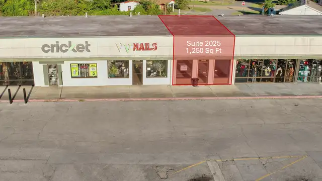 Suite 2025 - Parkway Plaza thumbnail 2