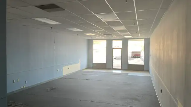 Suite 2025 - Parkway Plaza thumbnail 4