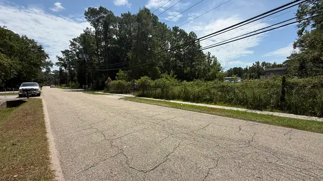 Land with I-2 Zoning 2.7 acres Ben Thomas Rd. Slidell, LA thumbnail 4