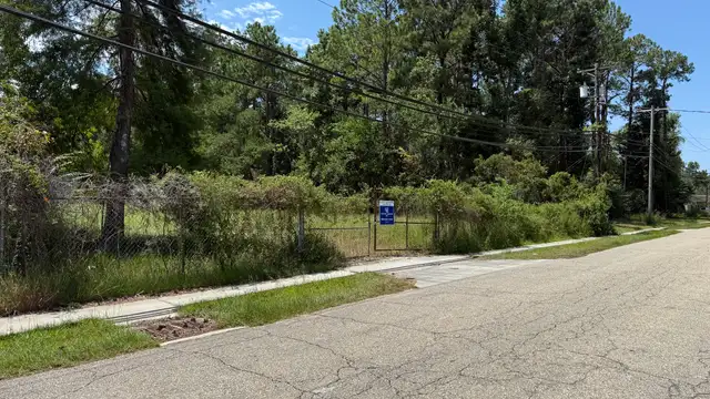 Land with I-2 Zoning 2.7 acres Ben Thomas Rd. Slidell, LA thumbnail 2