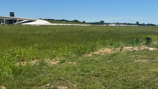 5200 Hwy 90 E thumbnail 2