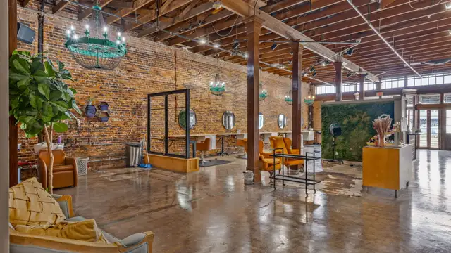Open Floor image