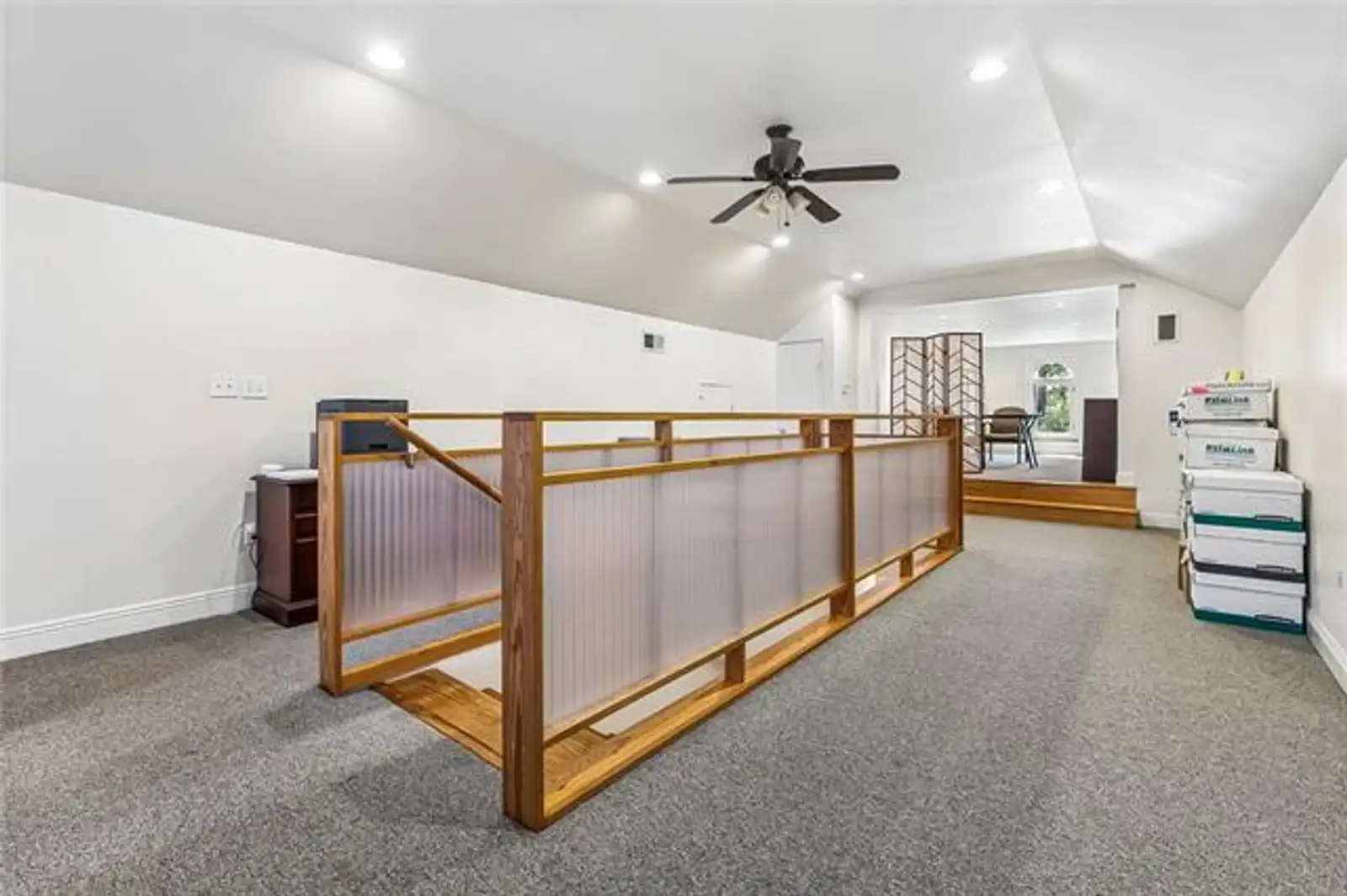 8120 Oak St image 17