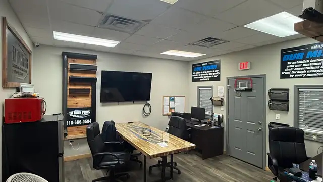 4,800 SF Industrial Building with Office Space thumbnail 2