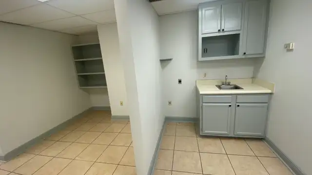 6756 Langley Dr thumbnail 5