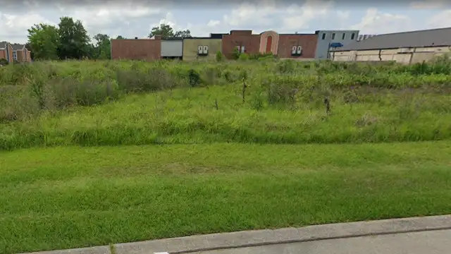 1.65 Acres thumbnail 2