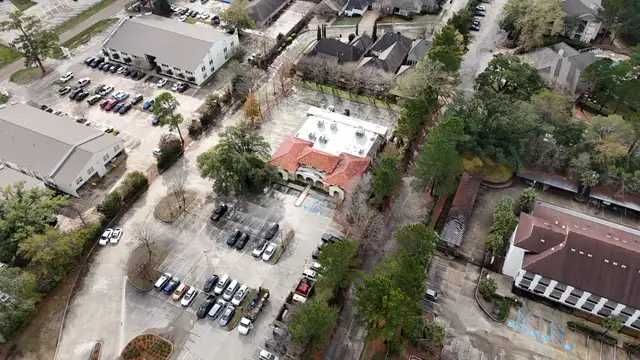 7330 Perkins Rd thumbnail 4