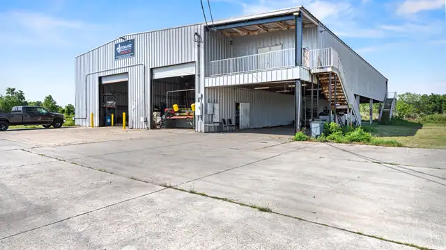 Office Warehouse & Storage Space For Lease thumbnail 2