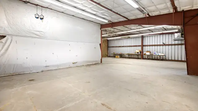 Office Warehouse & Storage Space For Lease thumbnail 4