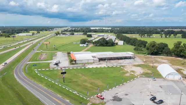 3324 NW Evangeline Thruway thumbnail 3