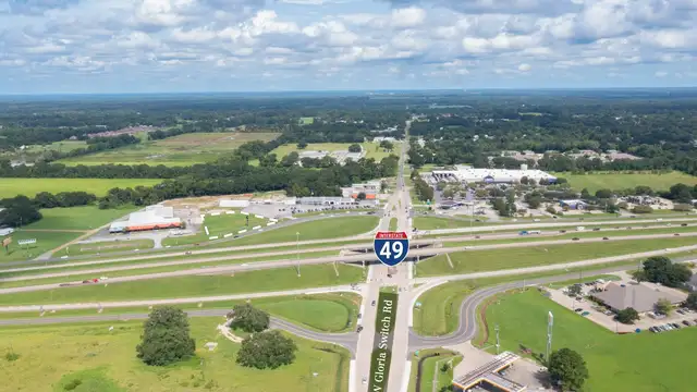 3324 NW Evangeline Thruway thumbnail 2