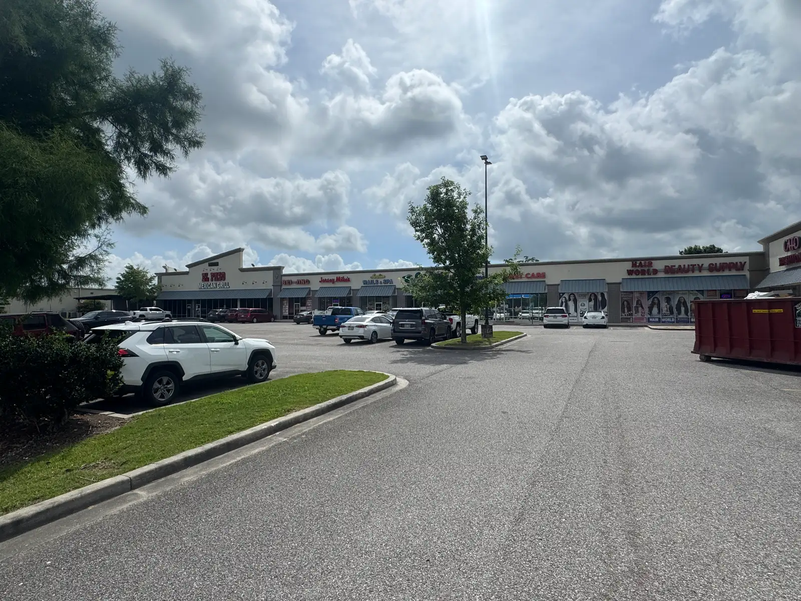 Shopping Center Spaces in Luling