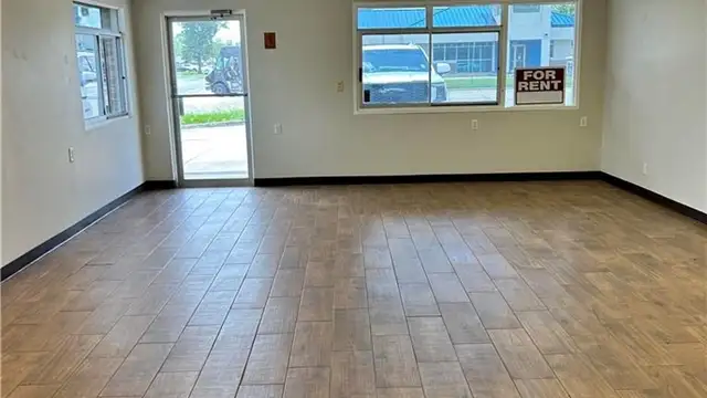 3620 Maplewood Dr thumbnail 3