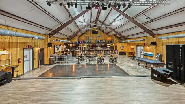 51494 LA-16//Flexible Commercial Building with Existing Entertainment Infrastructure thumbnail 5