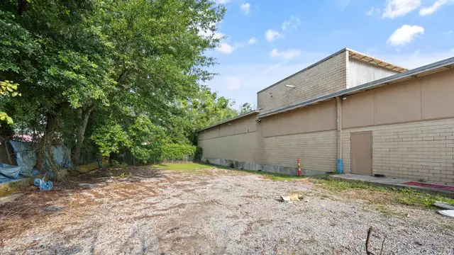 15,000 SF Office / Warehouse thumbnail 5