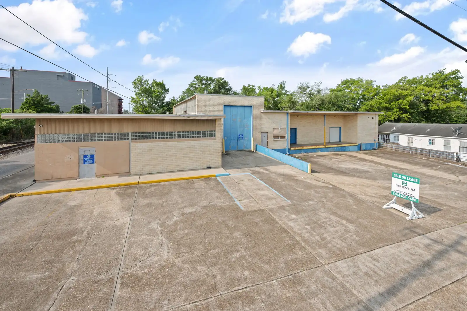 15,000 SF Office / Warehouse