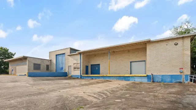 15,000 SF Office / Warehouse thumbnail 3