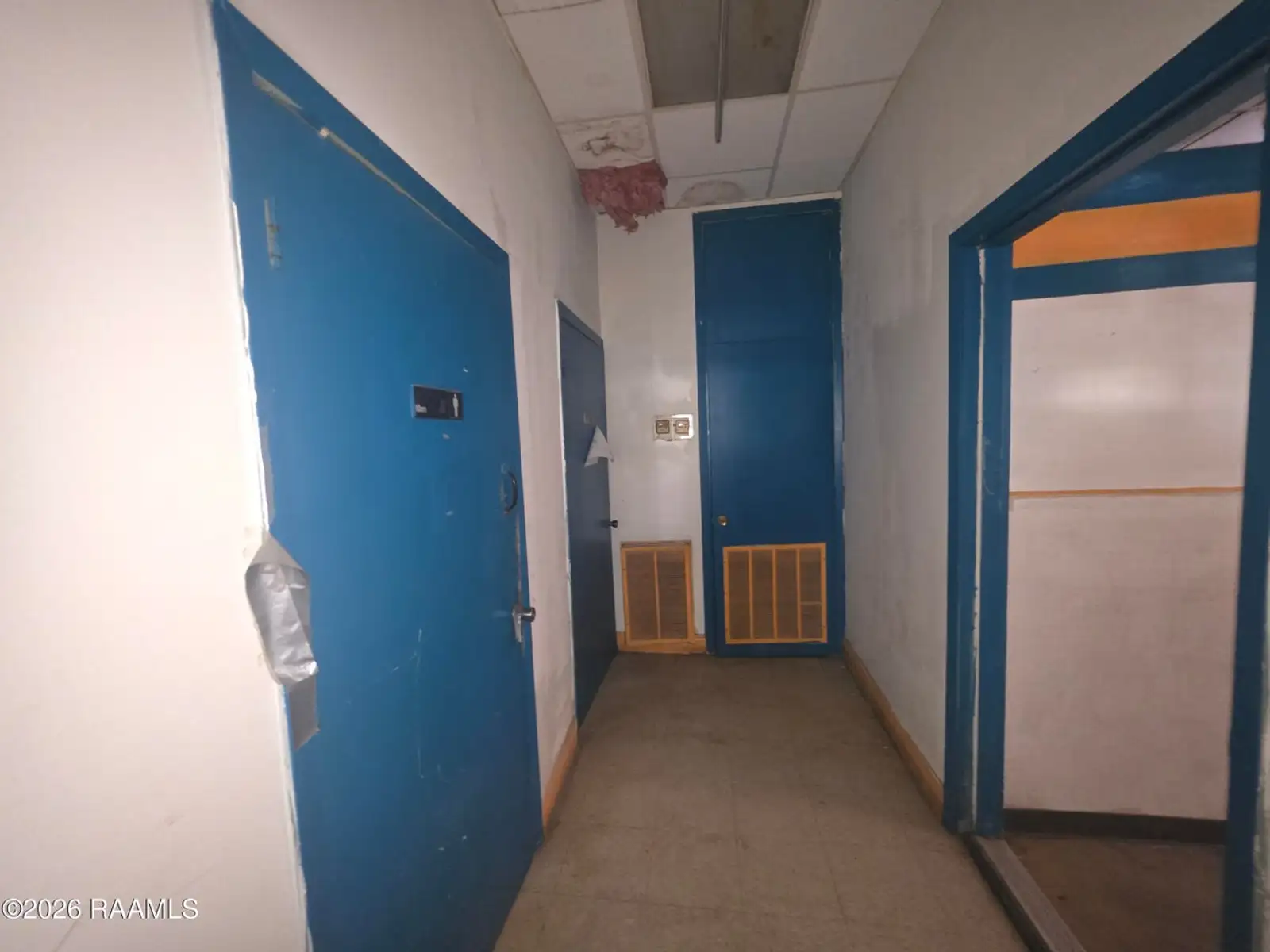 106 St Charles St image 13