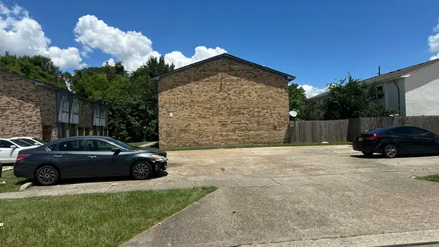 8302 Innovation Park Dr thumbnail 4