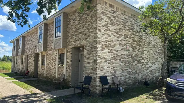 8302 Innovation Park Dr thumbnail 5