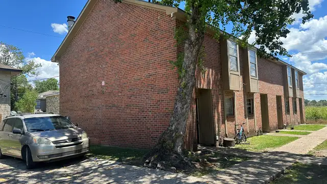 8302 Innovation Park Dr thumbnail 3