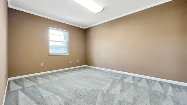 8115 Vincent Rd thumbnail 5