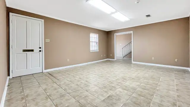 8115 Vincent Rd thumbnail 2