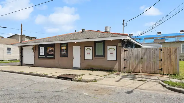 1832 Seventh St thumbnail 3