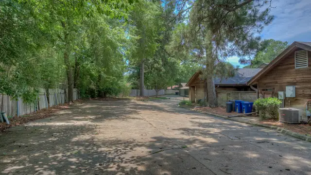7101 Pines Rd thumbnail 3