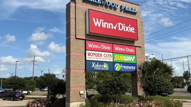 Sublease Space Adjacent to ALDI Grocery thumbnail 3